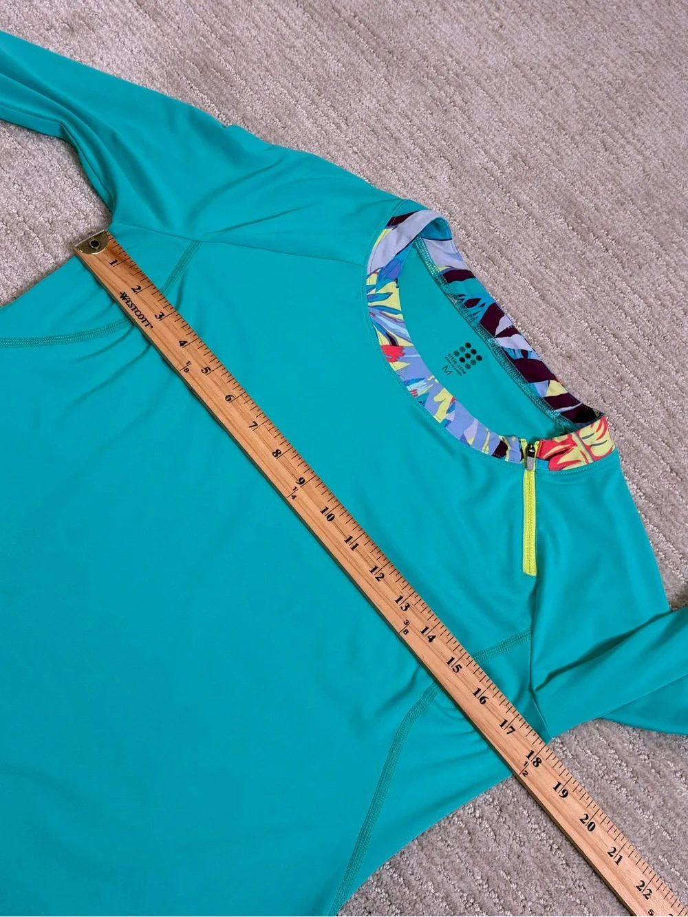 Title nine Tropical Print Trim Long Sleeve Top Womens Size M Teal Zipper Pocket - Picture 4 of 9